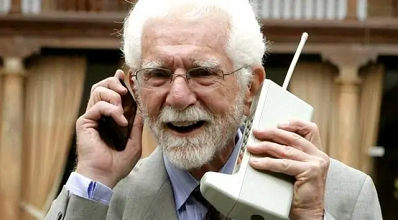 谁发明了手机？一起来看看世界上第一部由马丁-库帕发明的手机的历史