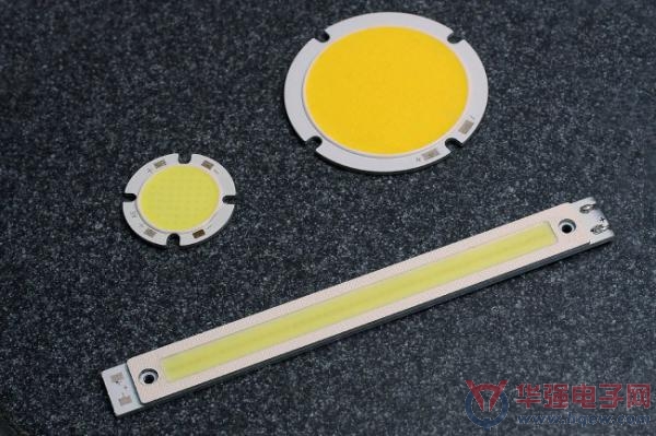 Lumex推出“倒装芯片“式TitanBrite无线键合LED