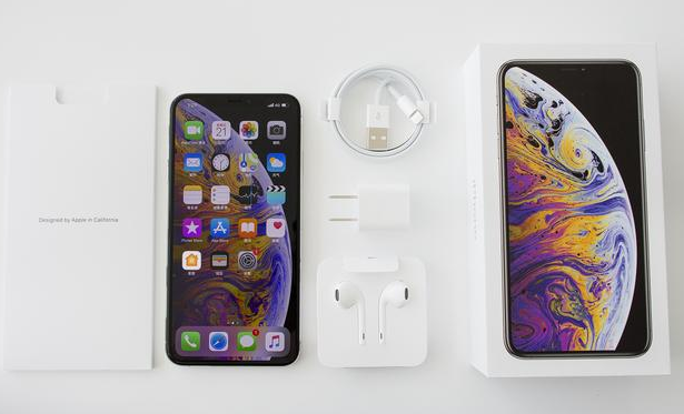 新款iPhone“绿线门”后再迎“变色门”