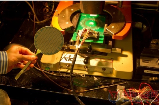 斯坦福大学开发全球首台碳纳米晶体管计算机