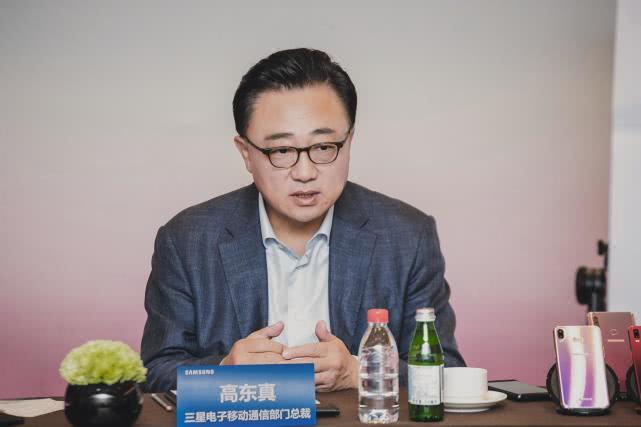 三星一反常态走中端市场 小米OV如临大敌！